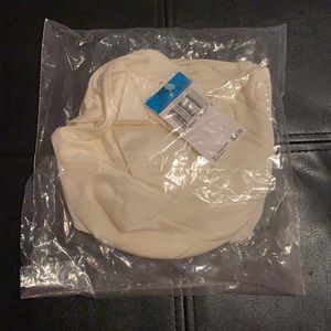 *NWT* Kohl’s 38 DDD white bra